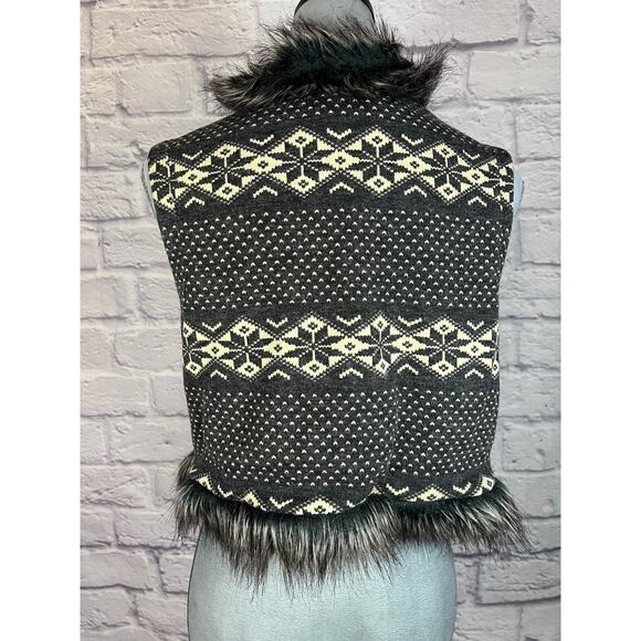 Vintage Y2K American Rag Nordic Style Fur-lined Cropped Vest - Picture 3 of 10